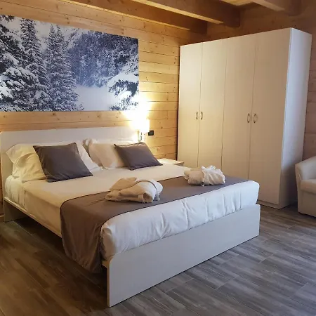 Lorica Suite Lago Aparthotel 4*