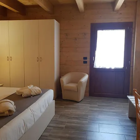 Aparthotel Lorica Suite Lago