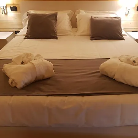 Aparthotel Lorica Suite Lago 4*