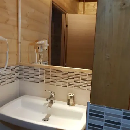アパートホテル Lorica Suite Lago 4*