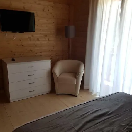 Aparthotel Lorica Suite Lago Lorica