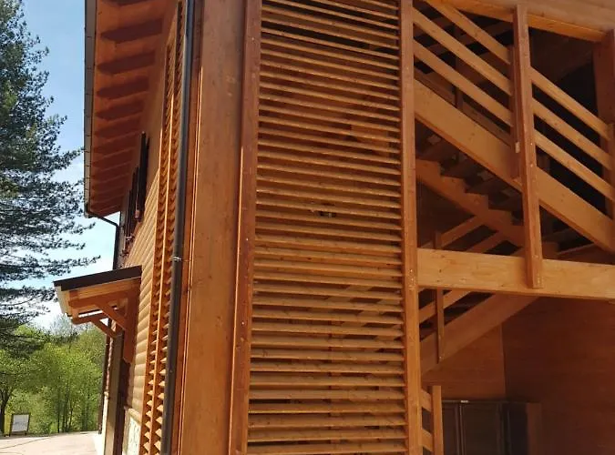 Lorica Suite Lago Apartmanhotel Lorica