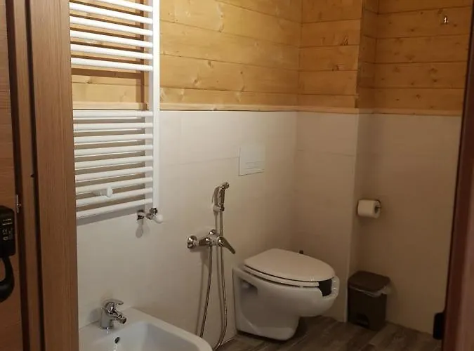 Lorica Suite Lago Apartmanhotel 4*