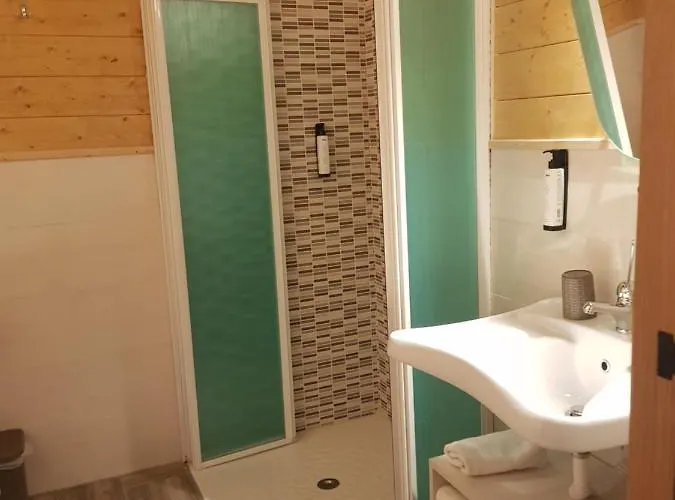 Apartmanhotel Lorica Suite Lago Lorica