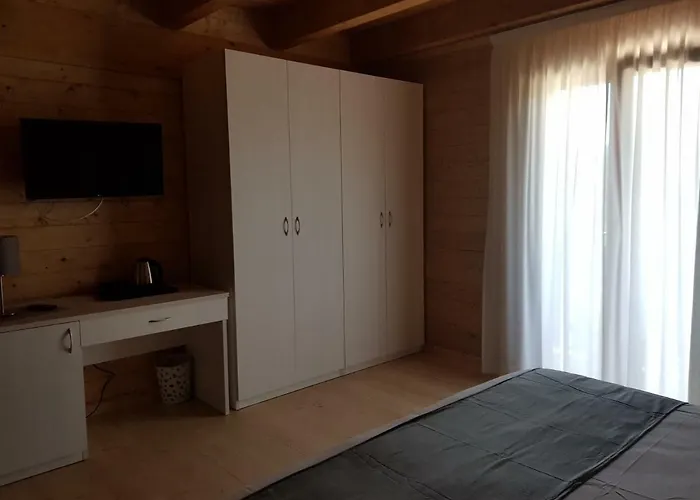 Lorica Suite Lago Apartmanhotel 4*